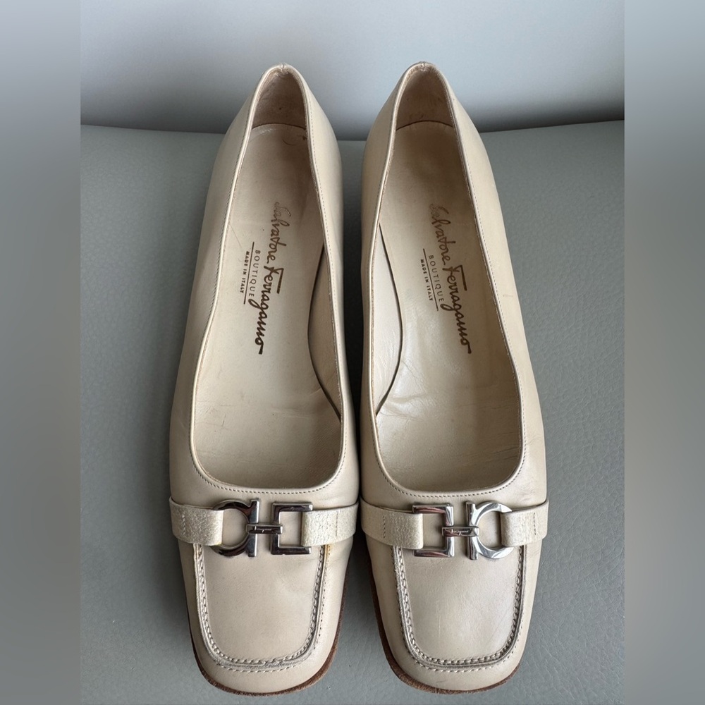 Salvatore Ferragamo Cream Leather Loafers with Silver Buckle